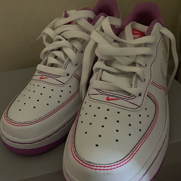 Air Force 1(GS) - Picture 1 of 4